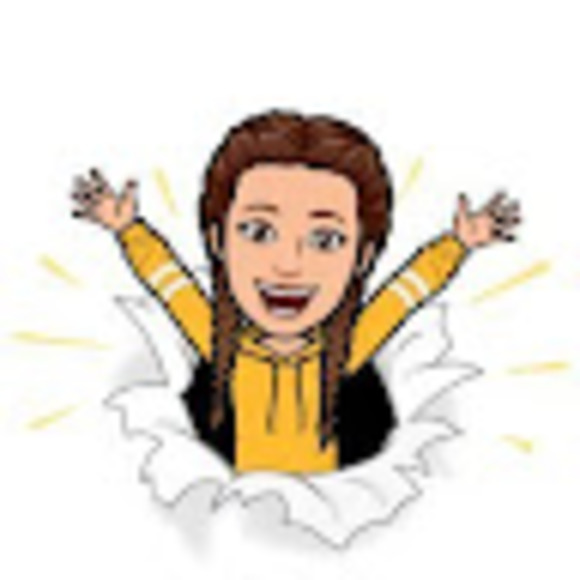 Meet your Posher, Emily - Picture 1 of 1